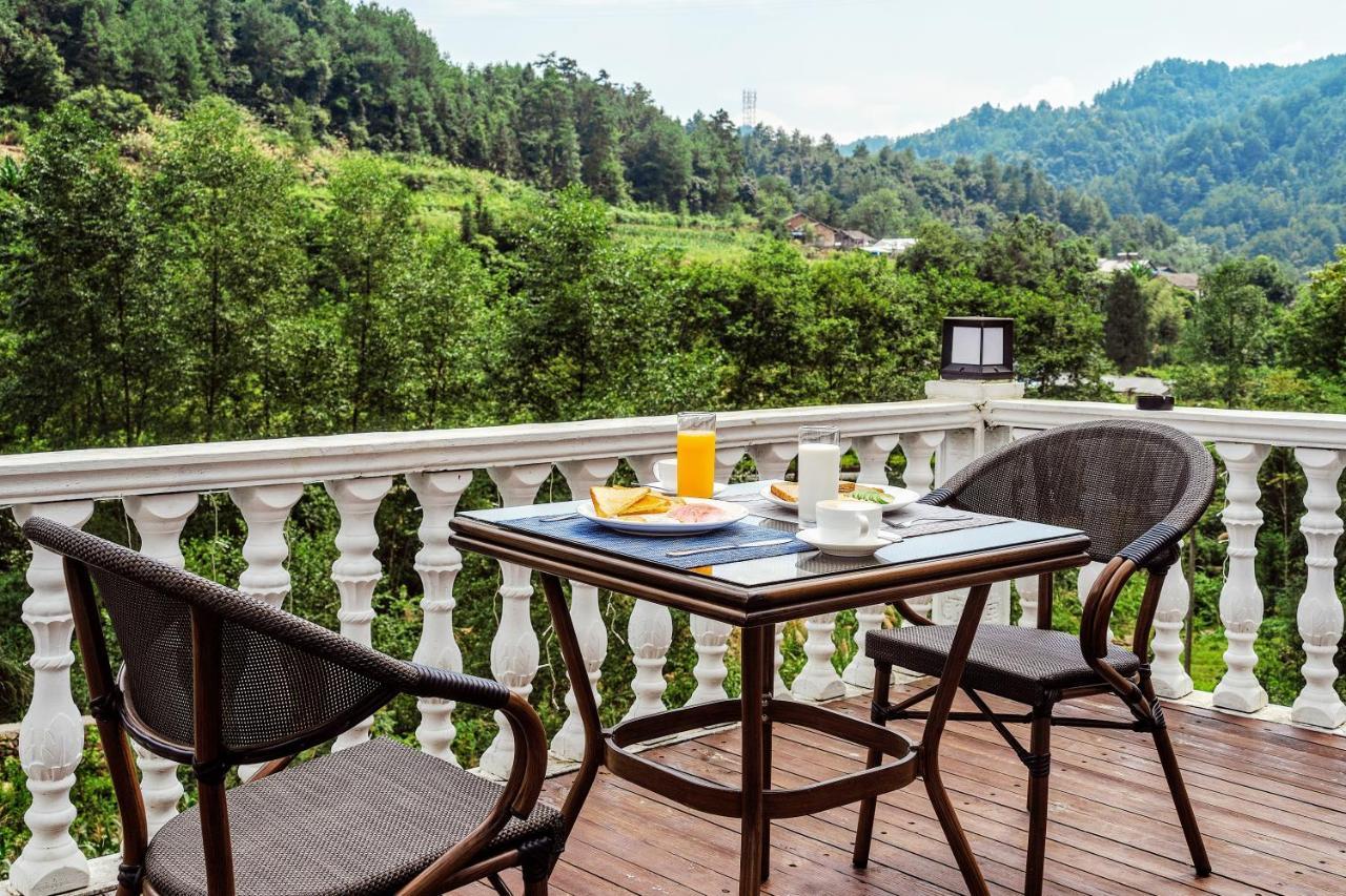 Whispering Mountains Boutique Hotel Zhangjiajie Exteriör bild