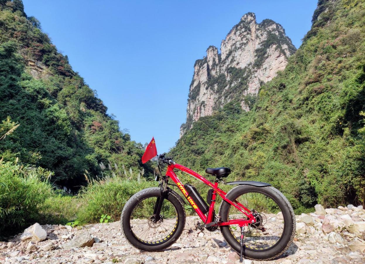 Whispering Mountains Boutique Hotel Zhangjiajie Exteriör bild