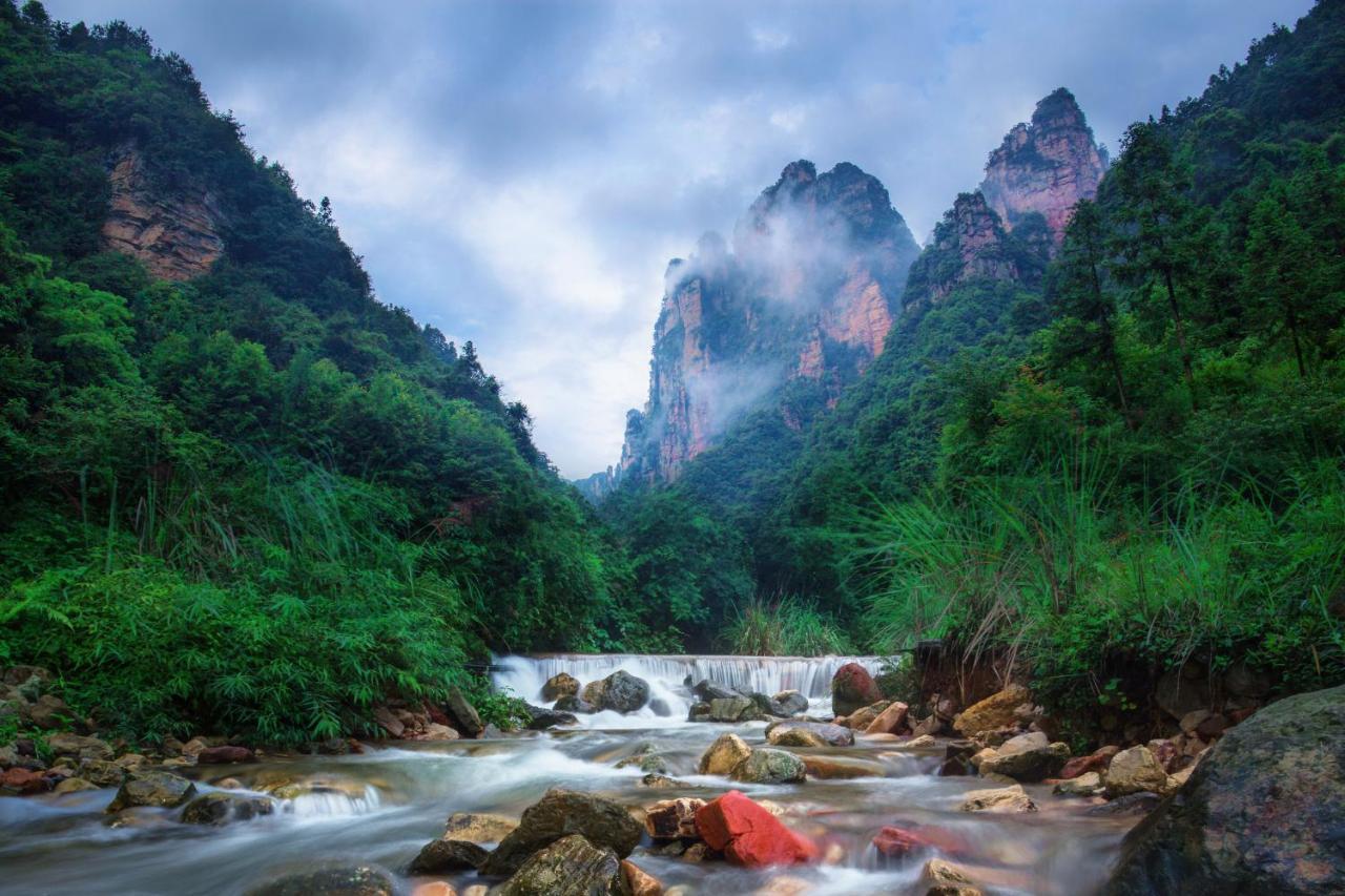 Whispering Mountains Boutique Hotel Zhangjiajie Exteriör bild
